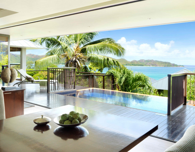 One-Bedroom-Oceanview-Villa-Dining-web.jpg