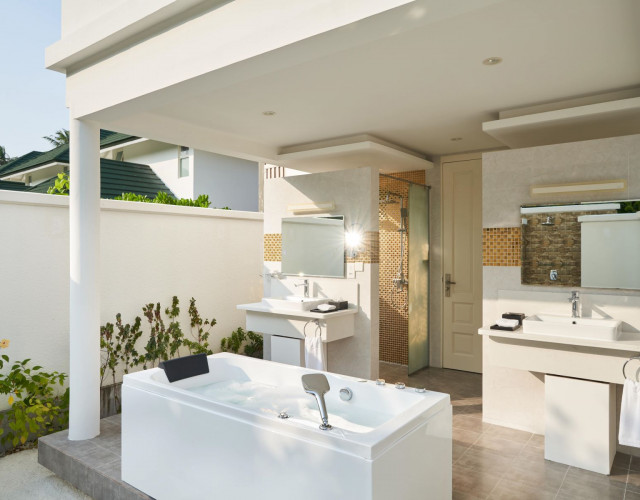 FOUR-BEDROOM-BEACH-RESIDENCE-WITH-POOL-BATHROOM.jpg