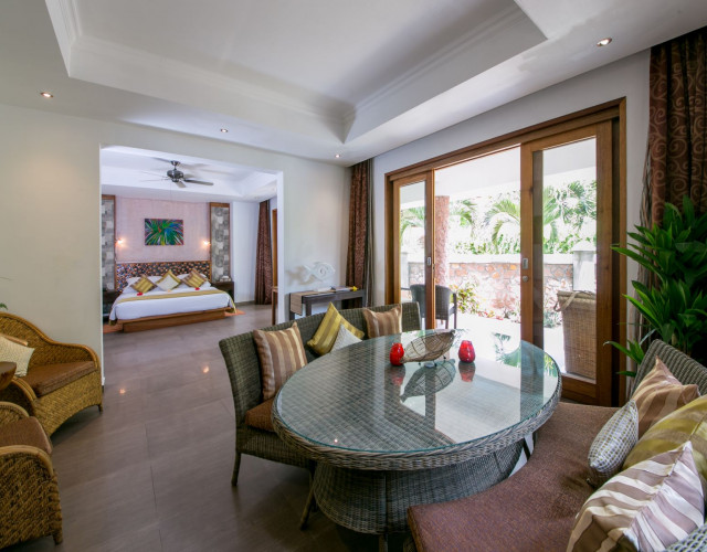 Le-Duc-de-Praslin-&-Villas---I-bed-family-suite.jpg
