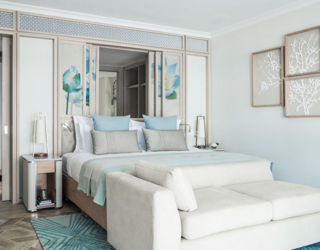 OO_LeSaintGeran_Accommodation_Beach_Front_Suite_Bedroom.jpg