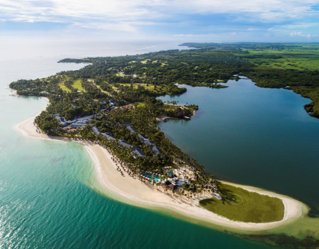 OO_LeSaintGeran_Resort_Overview_Aerial_View_02.jpg