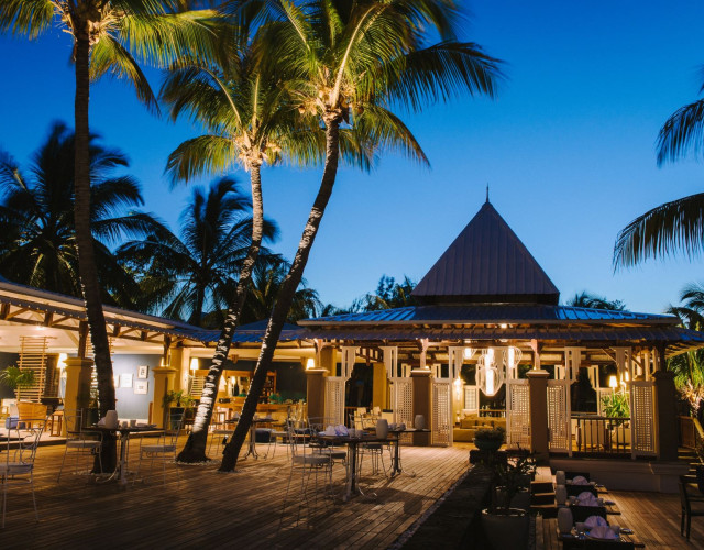 Paradise-Cove---PCBH_public-areas-by-night.jpg