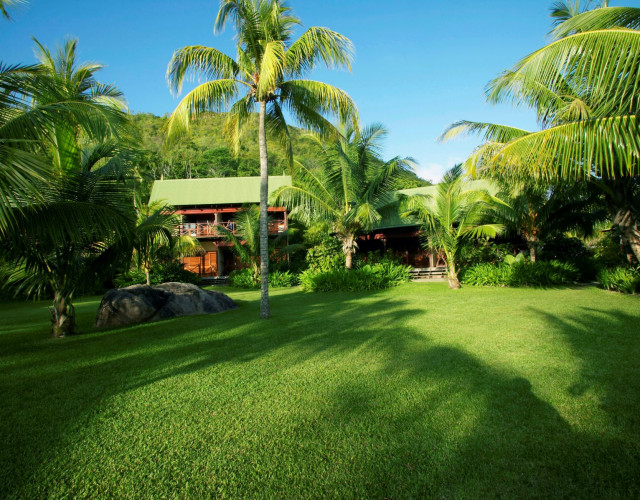 Paradise-Sun-Hotel---Garden-01.jpg
