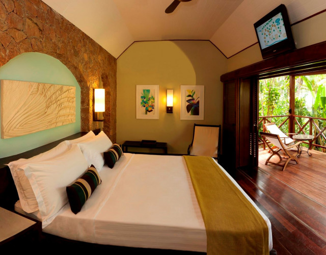 Paradise-Sun-Hotel---Room-02.JPG