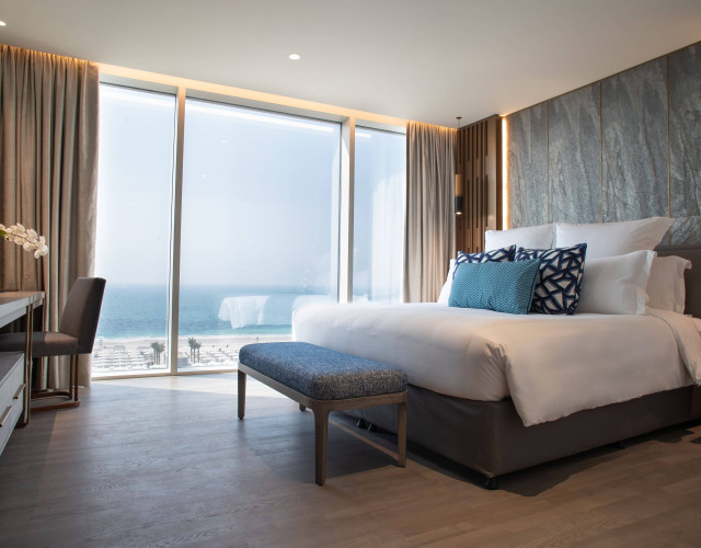 High_resolution_300dpi-Jumeirah-Beach-Hotel---Ocean-Suite.jpg