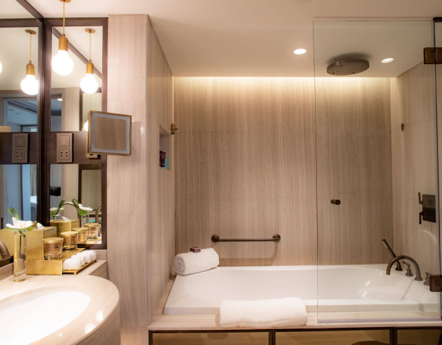High_resolution_300dpi-Jumeirah-Beach-Hotel---Room-Bathroom-2.jpg