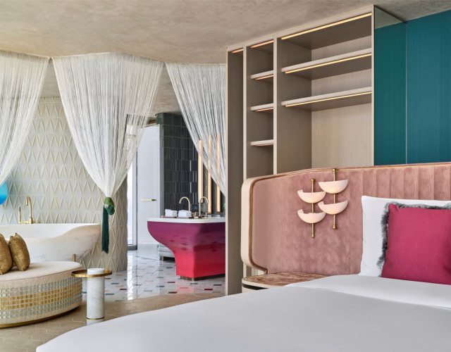 W-Dubai---Mina-Seyahi_E-WOW-Suite-Bedroom-(2).jpg