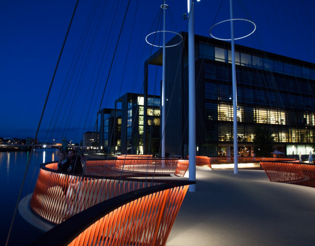 Copenhagen-The-Circle-Bridge-by-night-web.jpg