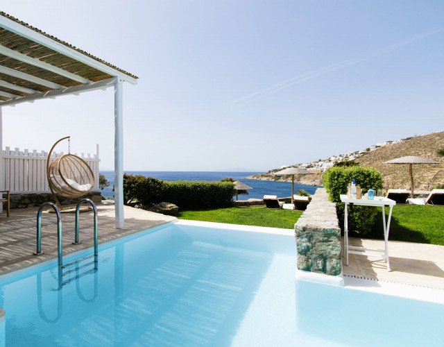 42-Island-Blu-Villa-with-private-heated-pool_72dpi.jpg