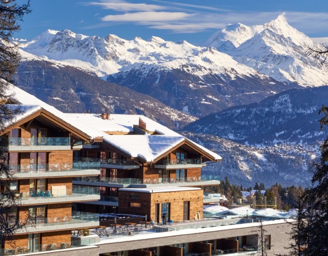 Six-Senses-Crans-Montana-mountain-view-winter-(c)-Six-Senses-Hotels-Resorts-&-Spas.jpg