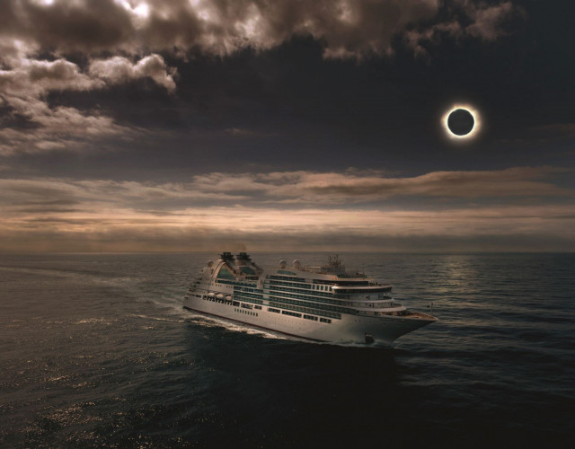 Seabourn_Ovation_Exterior03eclipse_high_res_v1b.jpg