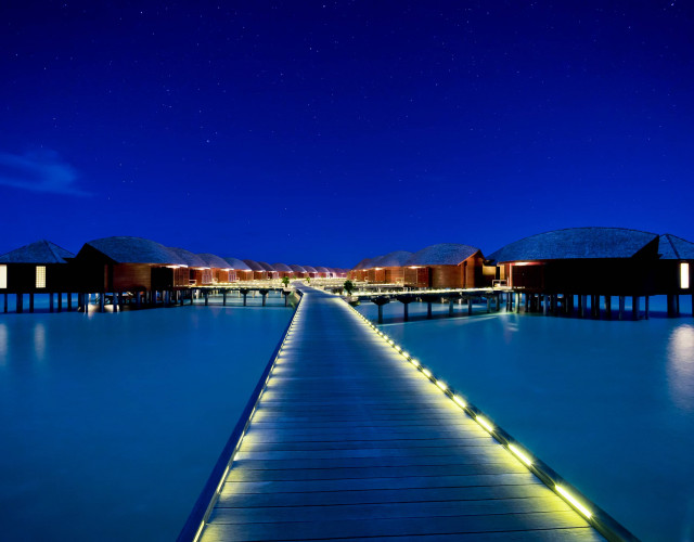 Hi_ADHI_73108506_ADHI_Over_Water_Suites_Jetty_Nighttime_01_G_A_H.jpg