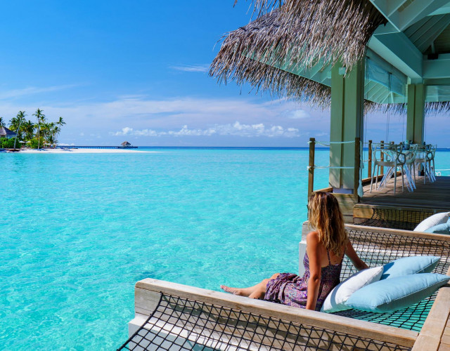 Baglioni_Resort_Maldives_Umami_Hammock_Vertical_web.jpg