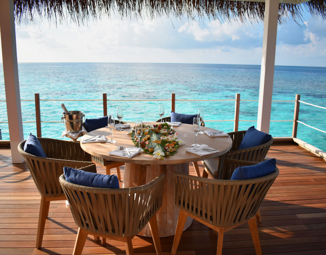Three-Bedroom-Presidential-Water-Villa_Baglioni-Resort-Maldives-(5)_web.jpg