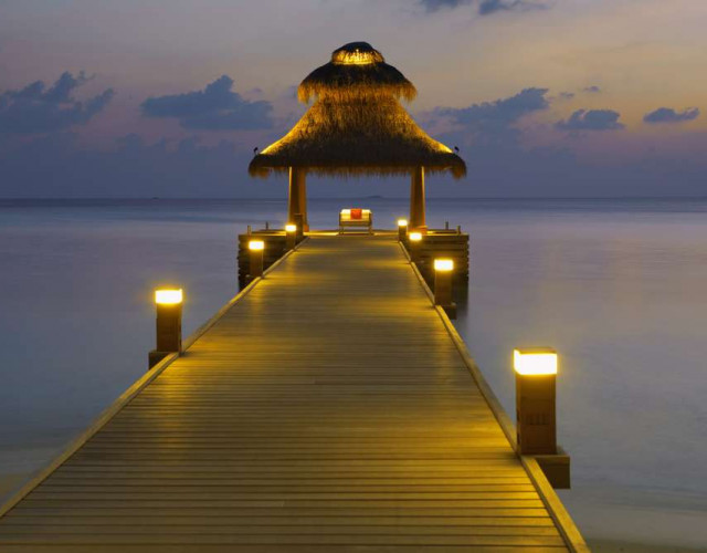 baros-maldives_arrival-jetty_hr.jpg