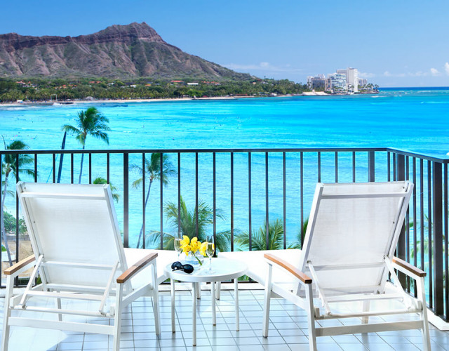 Halekulani_Diamond-Head-Suite_01.jpg