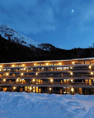 Nira Alpina ****sup St.Moritz, Švica