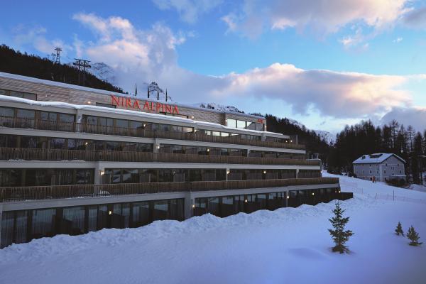 Nira Alpina ****, St. Moritz, Švica