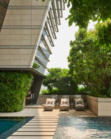 Rosewood Bangkok *****