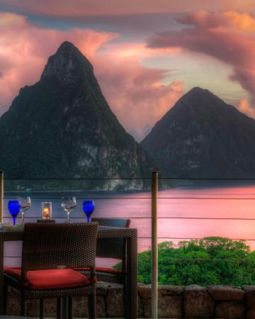 Jade Mountain *****