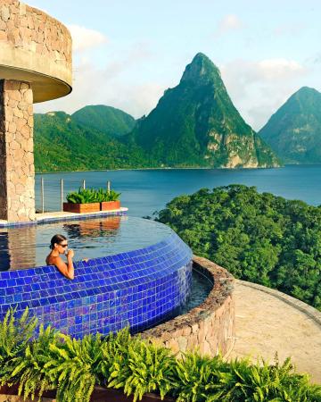 Jade Mountain *****