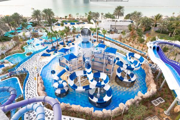 Le Méridien Mina Seyahi Beach Resort & Waterpark *****, Dubaj