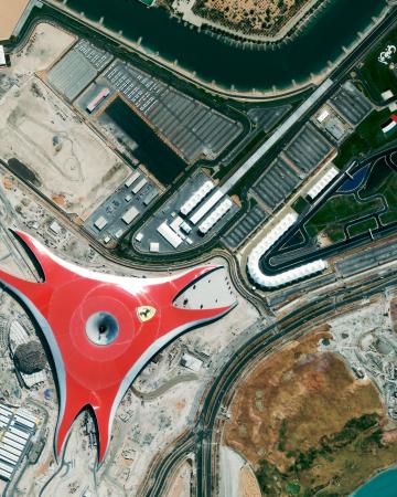 Abu Dhabi - prestolnica Združenih Arabskih Emiratov