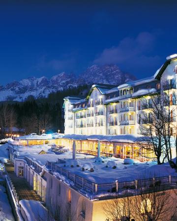 Hotel Cristallo Wellness Mountain Living **** La Villa, Corvara