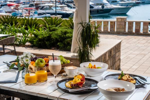 Lazure Hotel & Marina *****, Črna gora